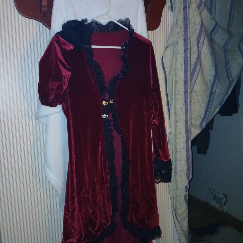 Elegant Red Velvet Women's Robe